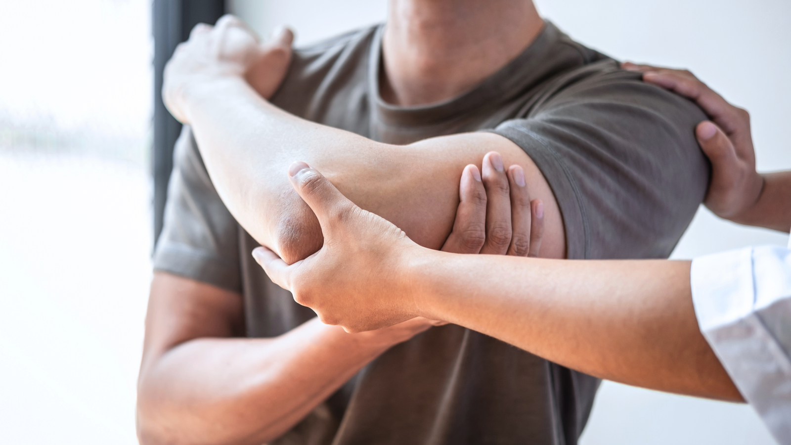 How Physical Therapy Helps Heal Sports Injuries Naturally
